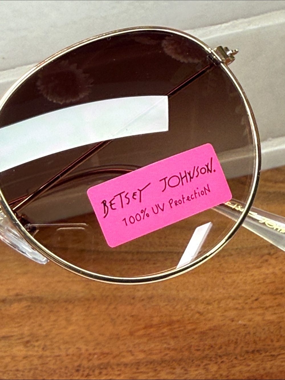 ✨ BETSEY JOHNSON ROUND SUNGLASSES ✨ - Picture 6 of 6